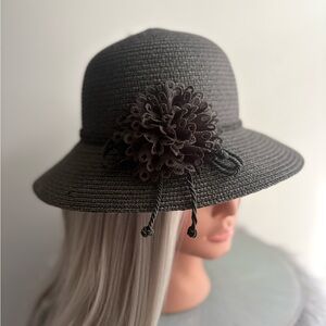 Stylish Women's Black Straw Cloche Hat with Floral Accent